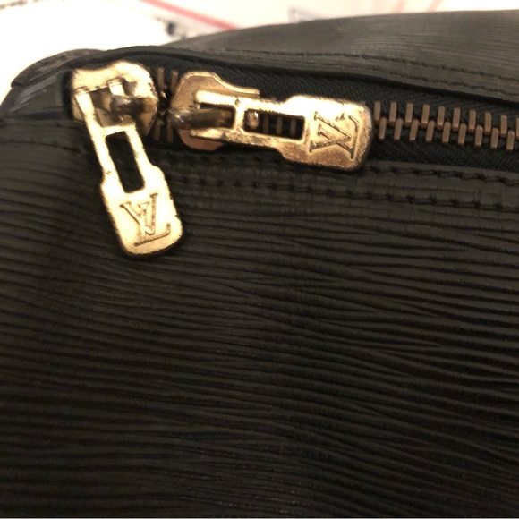 Louis Vuitton Epi Keepall 60 Black - Picture 7 of 10